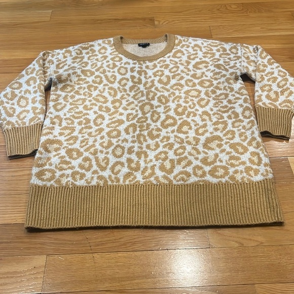 Torrid women’s animal print crew neck pull over sweater size 0 .(12/L) - Picture 1 of 7
